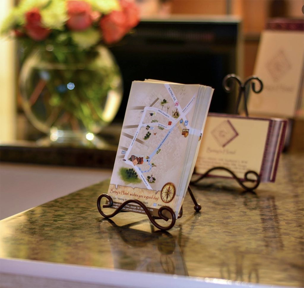 Թբիլիսի զբոսաշրջային հատված, մոտակայքում՝ բազմաթիվ խանութներ, ռեստորանների և ժամանցի վայրեր: Հյուրանոցներ և հոսթելներ Վրաստանում "Betsy"