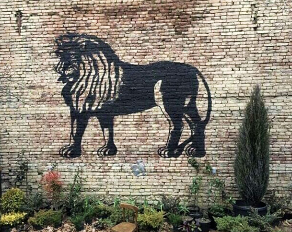 Tbilisinin qədim hissəsində xüsusi təamlar və atmosfer. Gürcüstanda dadlı yemək: Black Lion Gürcü restoranı. Turistlər üçün bələdçi, restoranlar, otellər